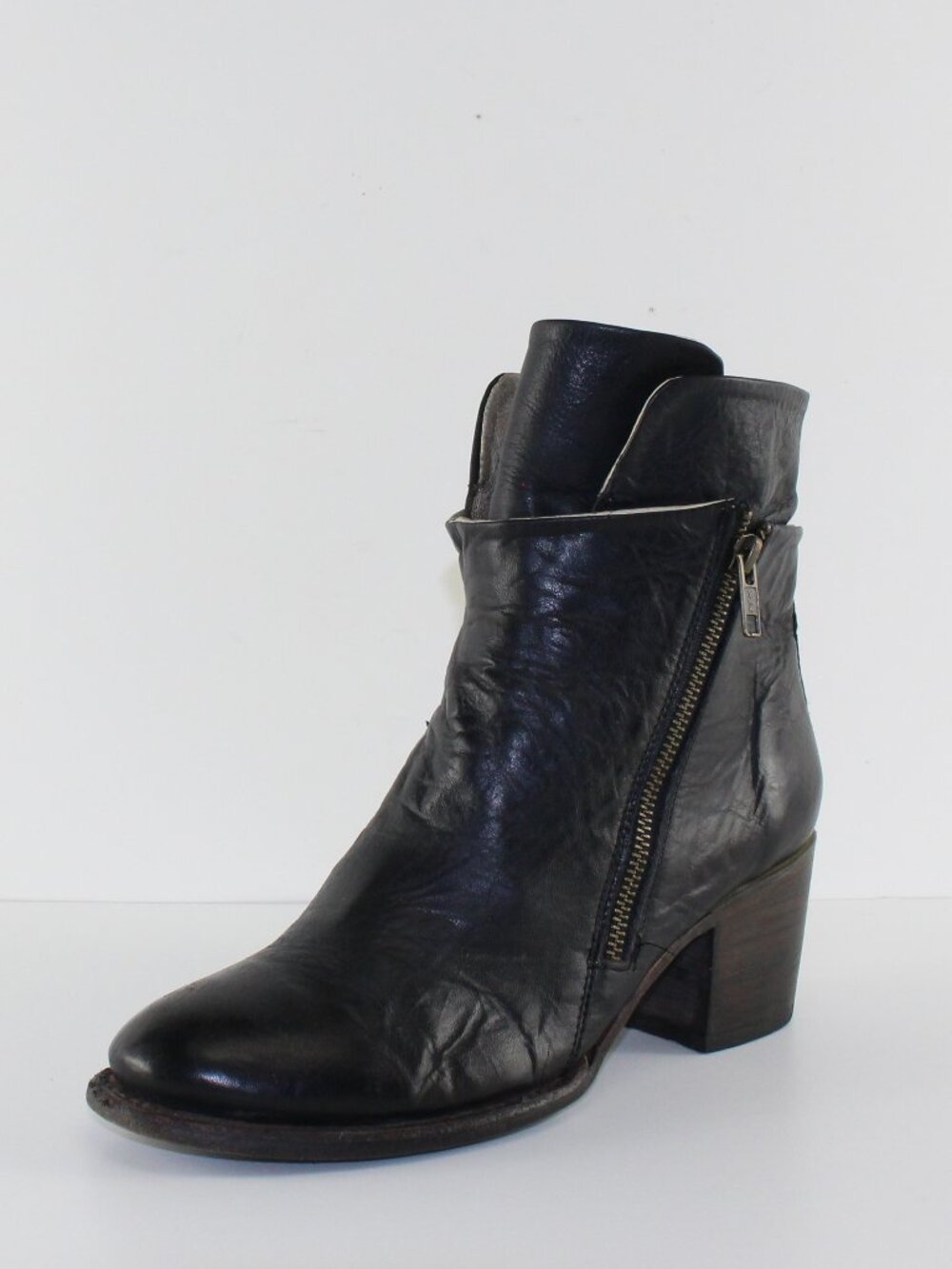 Freebird Clip Black Ankle Boots (10 US)